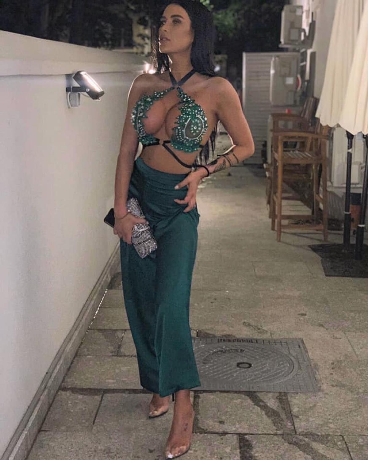 VIDEO+FOTO Fosta iubită a lui Mihai Costea, Daniela Crudu, vacanță HOT în Italia: a postat pe net imagini cu noile implanturi uriașe!