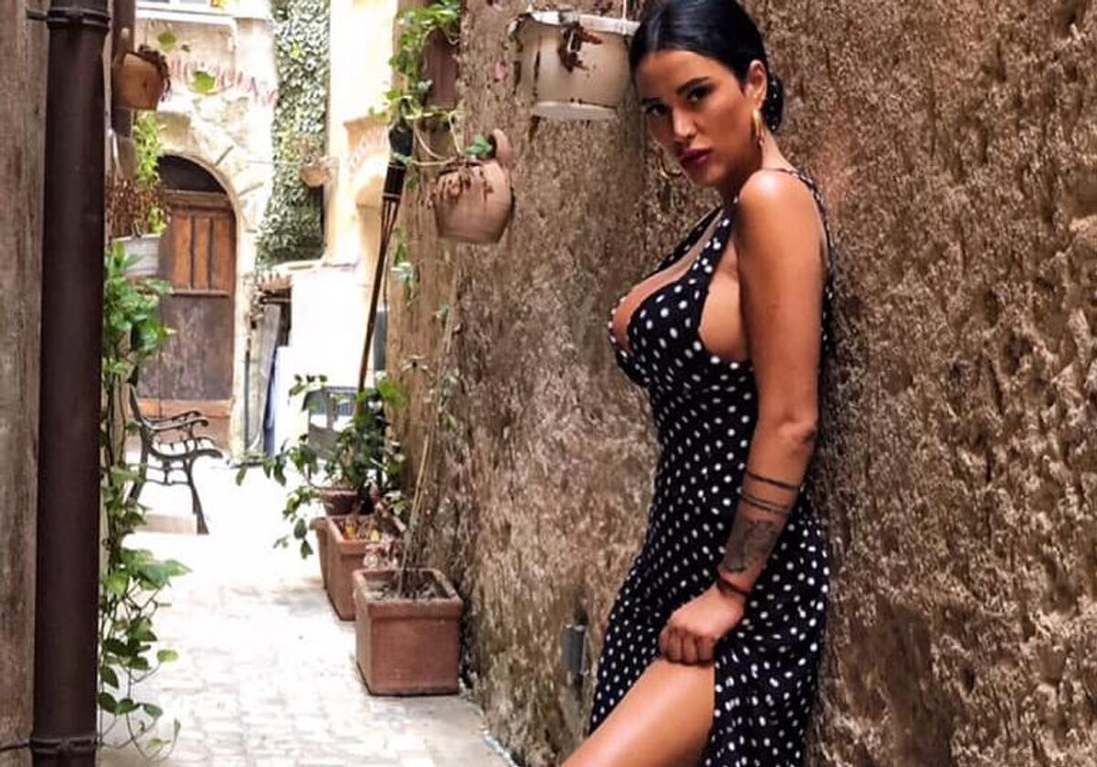 Daniela Crudu - Divizia Sexy