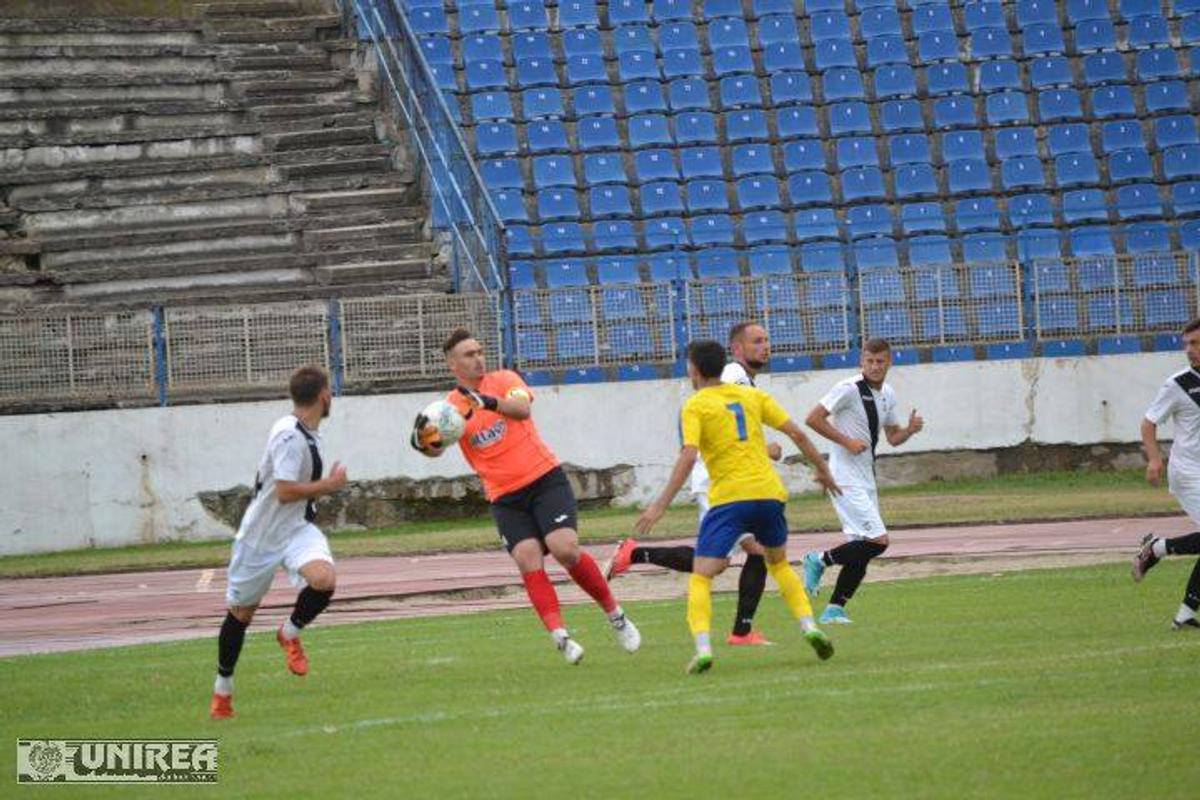 EXCLUSIV Cazul ZGUDUITOR al lui Cătălin Suciu: în 2016 era dorit de Reghe la FCSB, acum are peste 130kg în Liga 3! „Mi-am topit ambiția, am început să mănânc fără măsură”