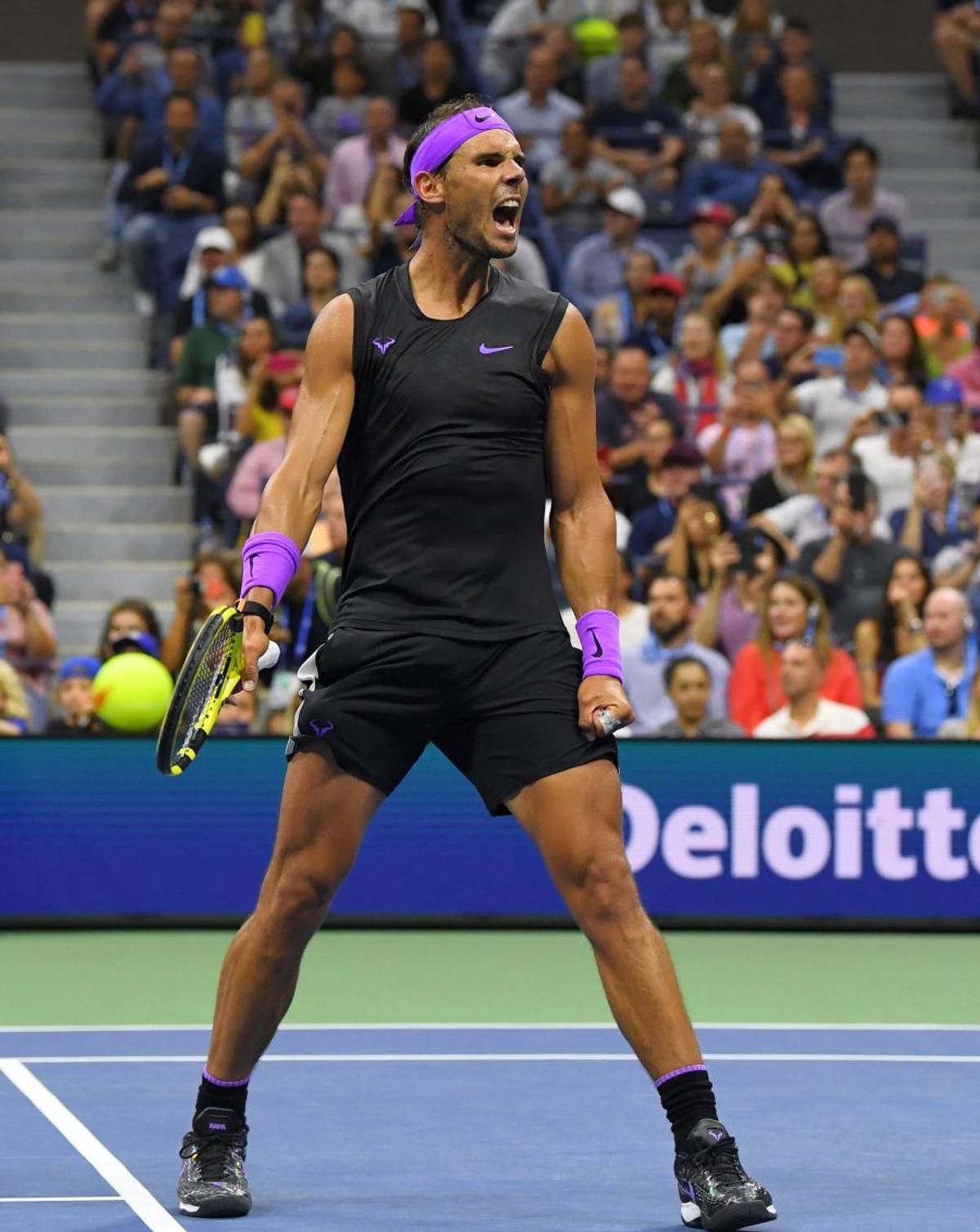 RAFAEL NADAL - MARIN CILIC 6-3, 3-6, 6-1, 6-2 // VIDEO Nadal a reușit o lovitură de pe altă planetă! Tiger Woods nu s-a mai putut abține și a „explodat” în tribune :)