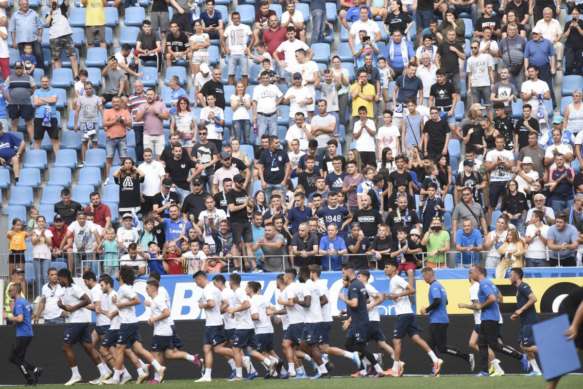CS U CRAIOVA // FOTO Sute de suporteri la primul antrenament al lui Victor Pițurcă la Craiova