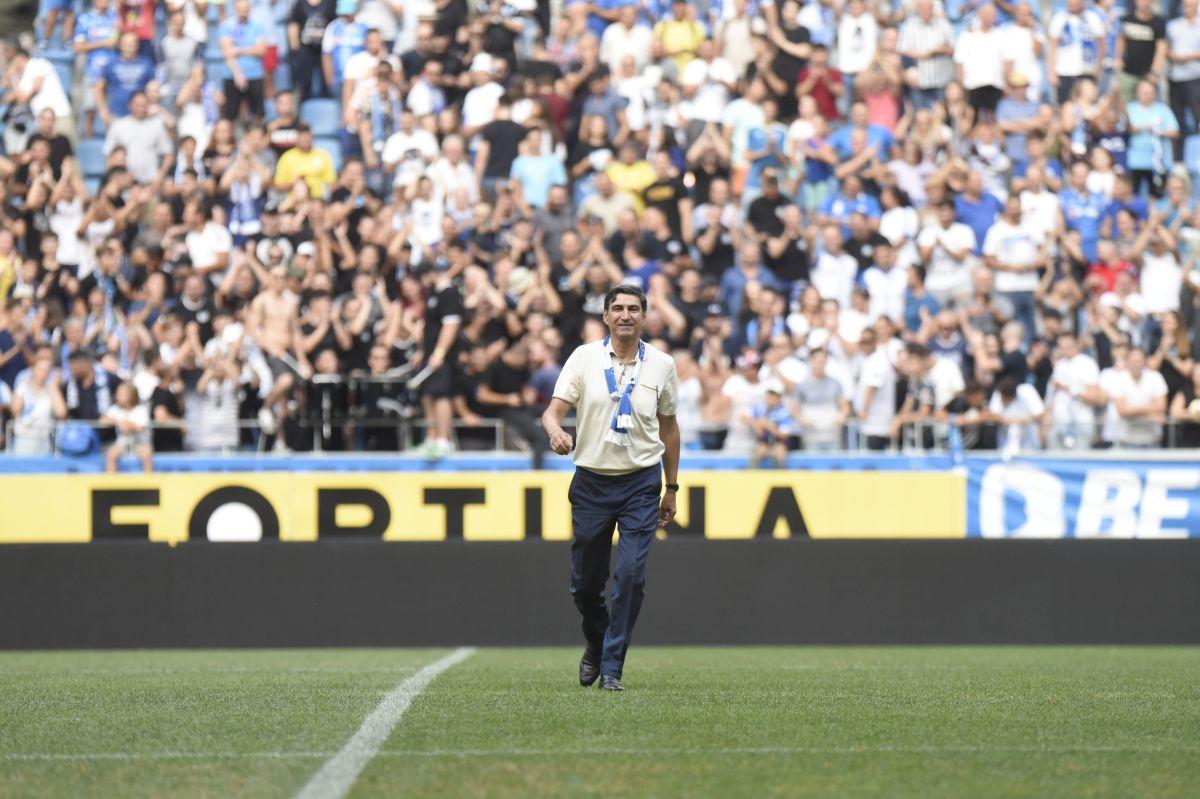 CS U CRAIOVA // FOTO Sute de suporteri la primul antrenament al lui Victor Pițurcă la Craiova