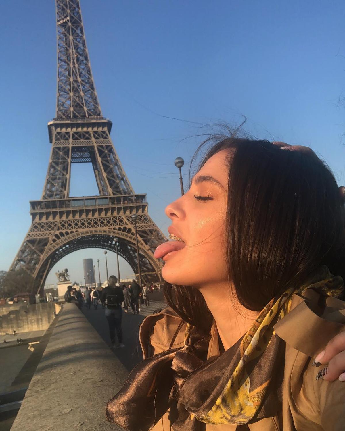 FOTO Răvășitoare! Ioana Timofeciuc a pozat sexy la Disneyland în timp ce Florinel Coman era în cantonament