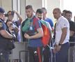 ROMÂNIA - SPANIA // GALERIE FOTO Naționala Spaniei a ajuns în București! Ramos și Carvajal au fost solicitați pentru poze » Reacția jucătorilor