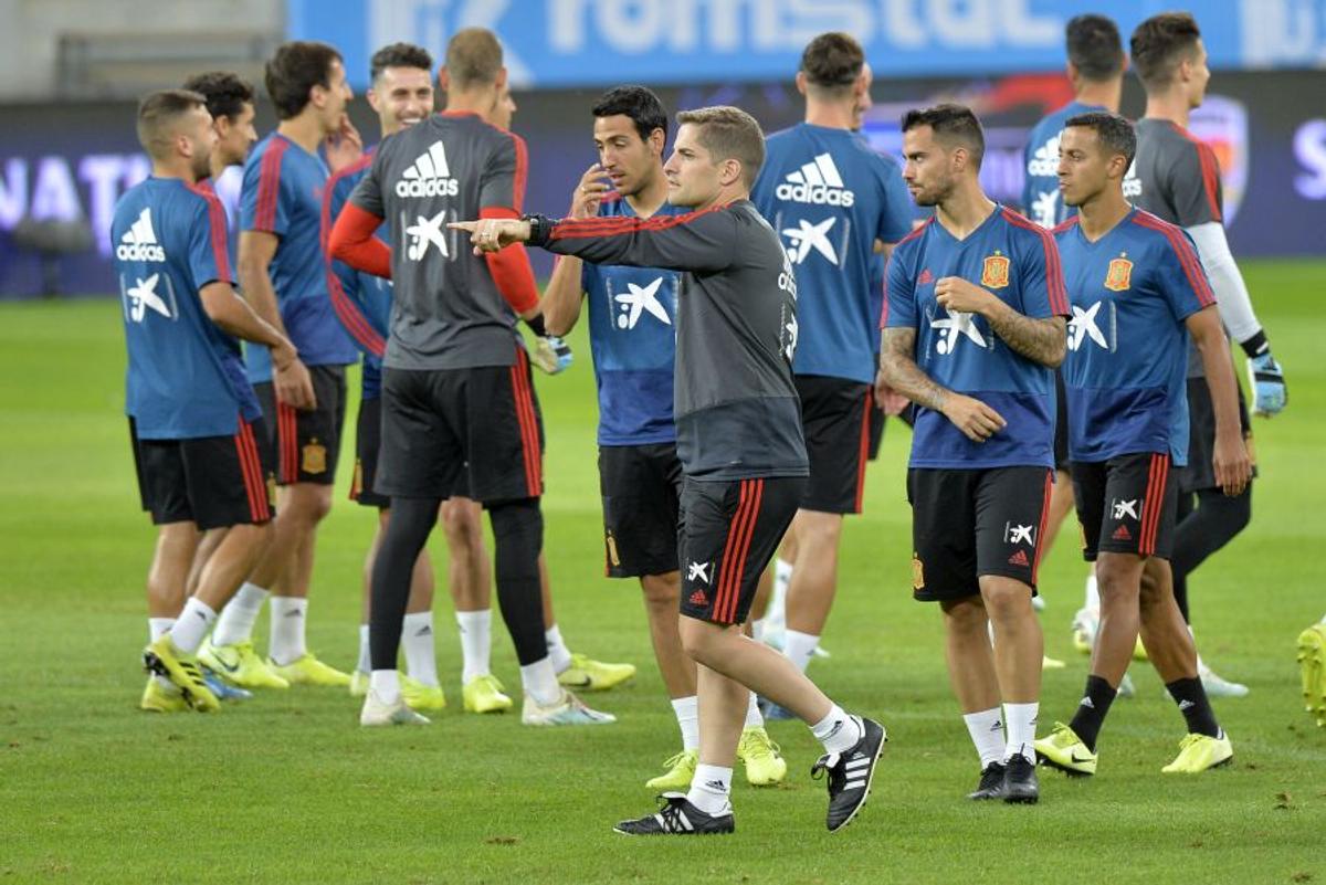 ROMÂNIA - SPANIA // VIDEO WOW! Sergio Ramos, execuție spectaculoasă pe Arena Națională: cum a înscris la antrenamentul oficial