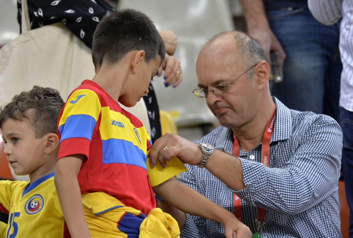 ROMÂNIA - SPANIA / Xenofobie! Nebunie în tribune! Vom avea porți închise!