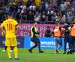 ROMÂNIA - SPANIA // GALERIE FOTO Asta nu s-a văzut la TV! Doi ultrași au pătruns pe teren! Unul dintre ei l-a provocat pe Sergio Ramos