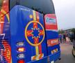FCSB - DINAMO // VIDEO+FOTO Autocar rebranduit pentru roș-albaștri! Crucea a fost mutată, iar trofeele au dispărut