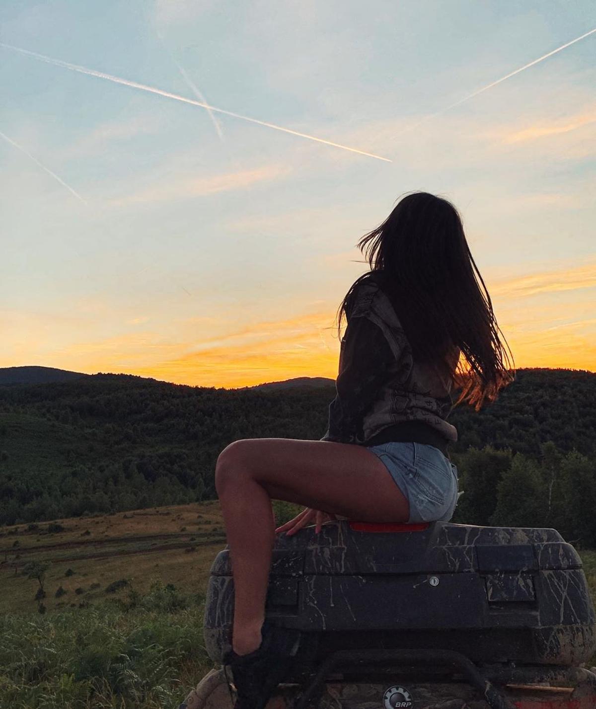 ROMÂNIA - SPANIA 1-2 // GALERIE FOTO Ce gusturi bune are George Pușcaș! Iubita i-a făcut galerie