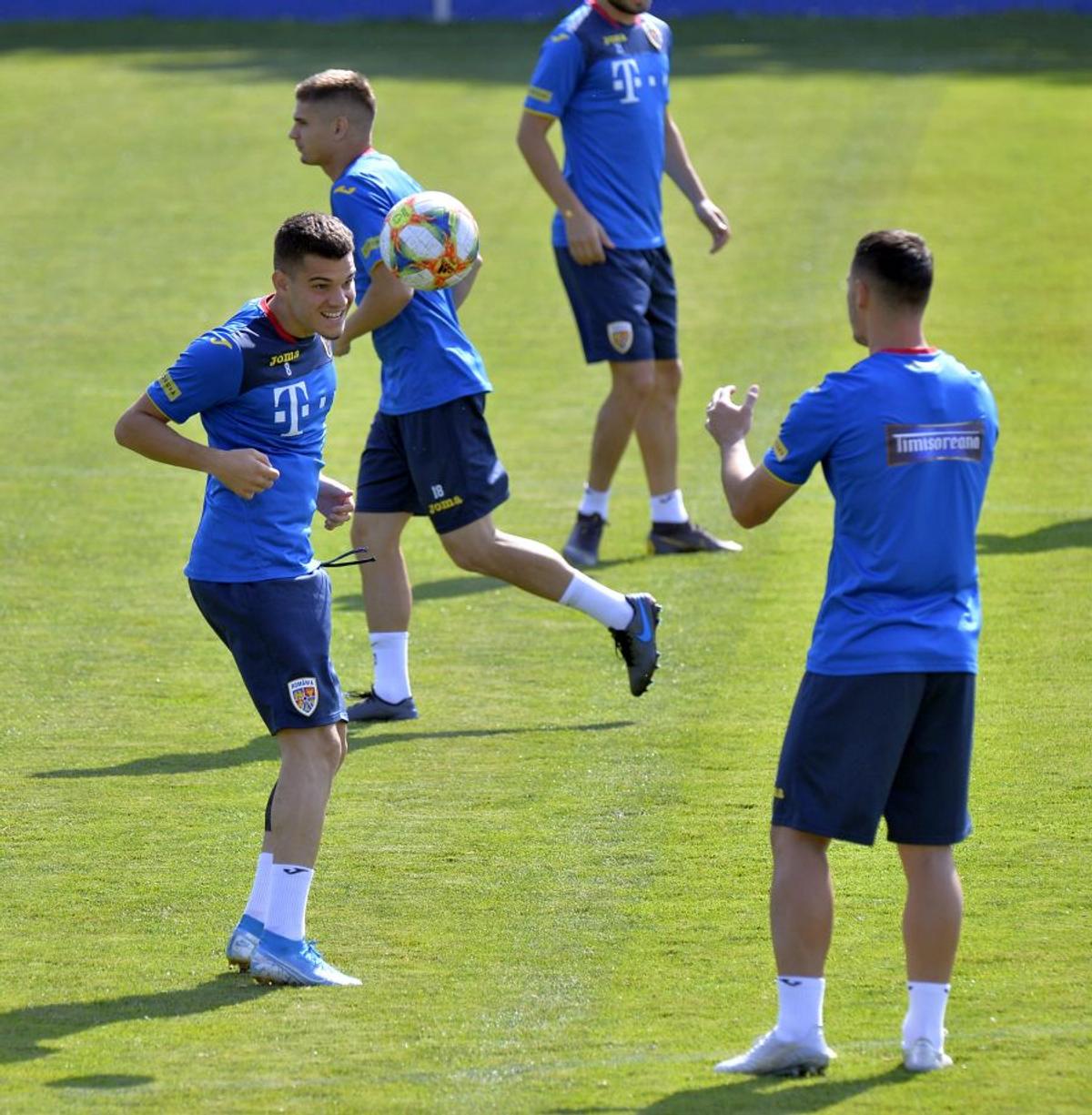 ROMÂNIA - MALTA // VIDEO Cosmin Contra, îngândurat la antrenamentul de astăzi al naționalei + Burleanu prezent la Mogoșoaia