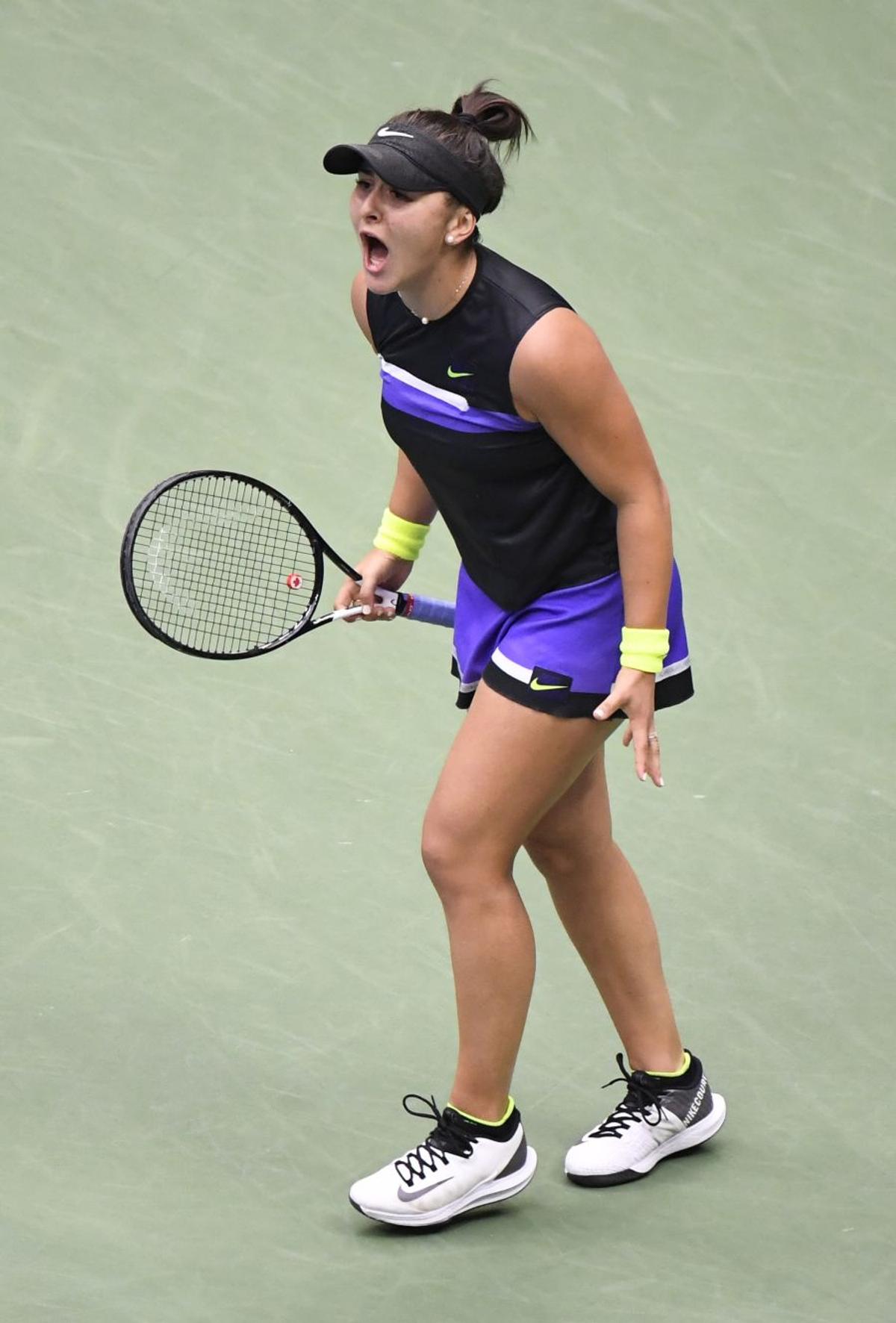 BIANCA ANDREESCU - SERENA WILLIAMS 6-3, 7-5 // FOTO+VIDEO Bianca Andreescu reușește o victorie SENZAȚIONALĂ în fața Serenei Williams și câștigă US Open!