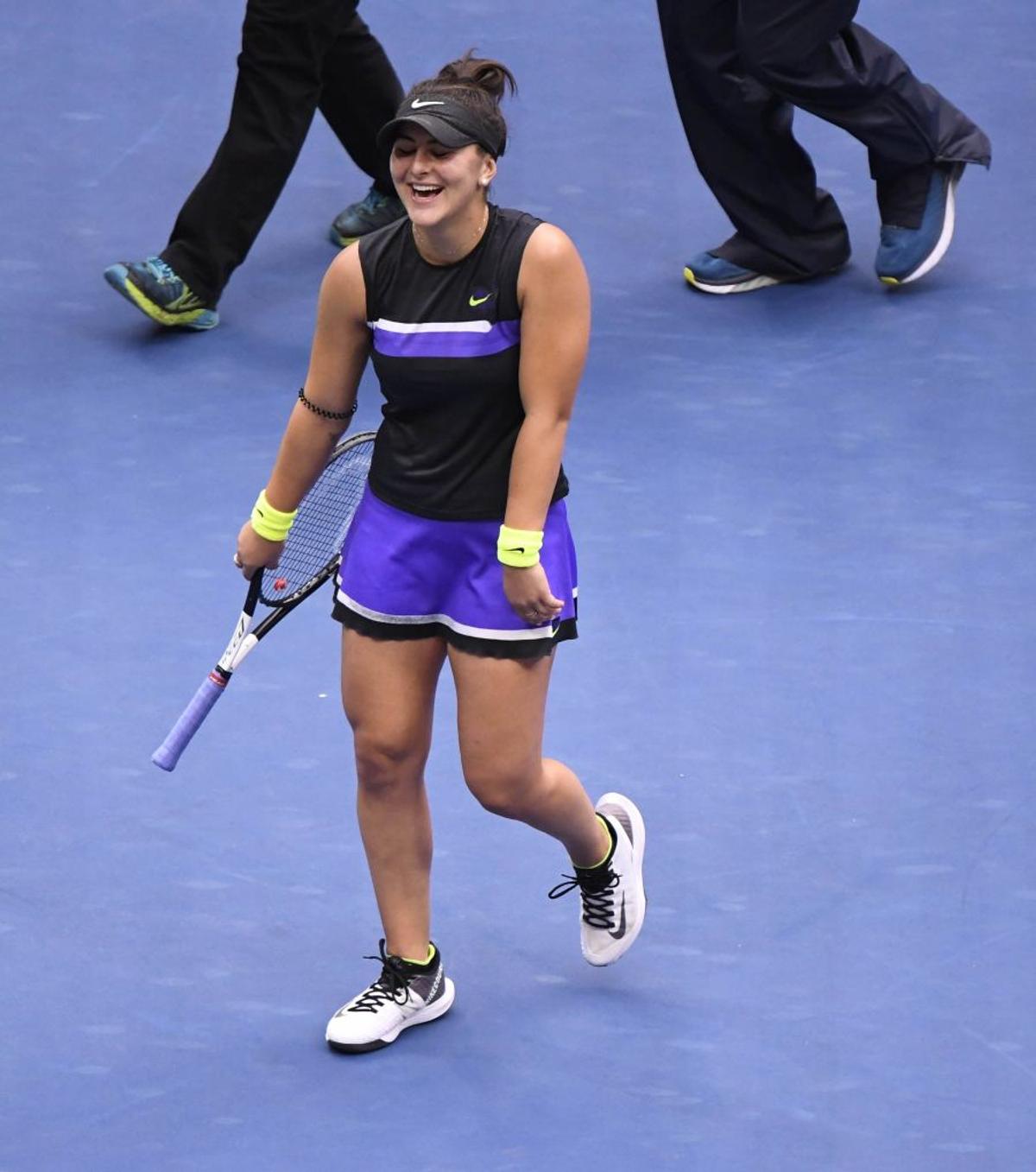BIANCA ANDREESCU - SERENA WILLIAMS 6-3, 7-5 // FOTO+VIDEO Bianca Andreescu reușește o victorie SENZAȚIONALĂ în fața Serenei Williams și câștigă US Open!