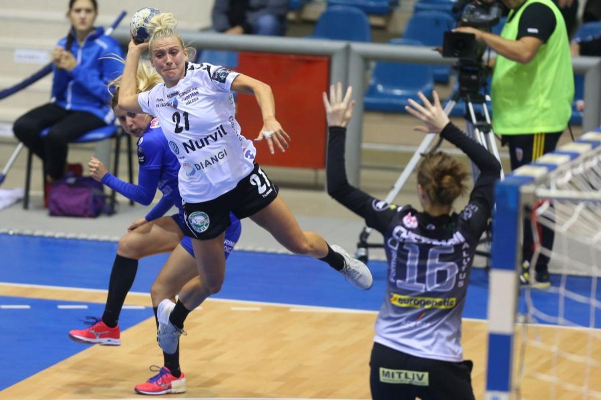 SCM Craiova - SCM Rm. Vâlcea 23-27 // GALERIE FOTO Campioana, victorie fără emoții în „Derby de Oltenia”