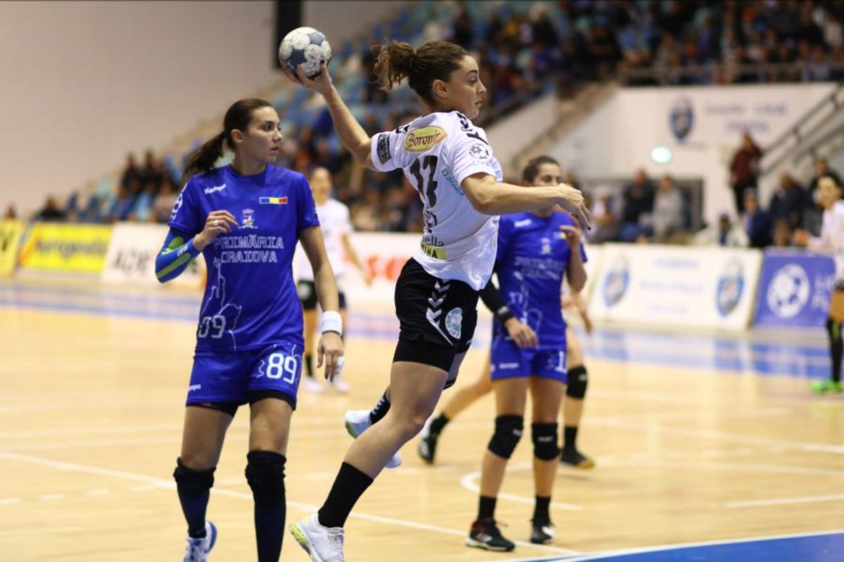 SCM Craiova - SCM Rm. Vâlcea 23-27 // GALERIE FOTO Campioana, victorie fără emoții în „Derby de Oltenia”