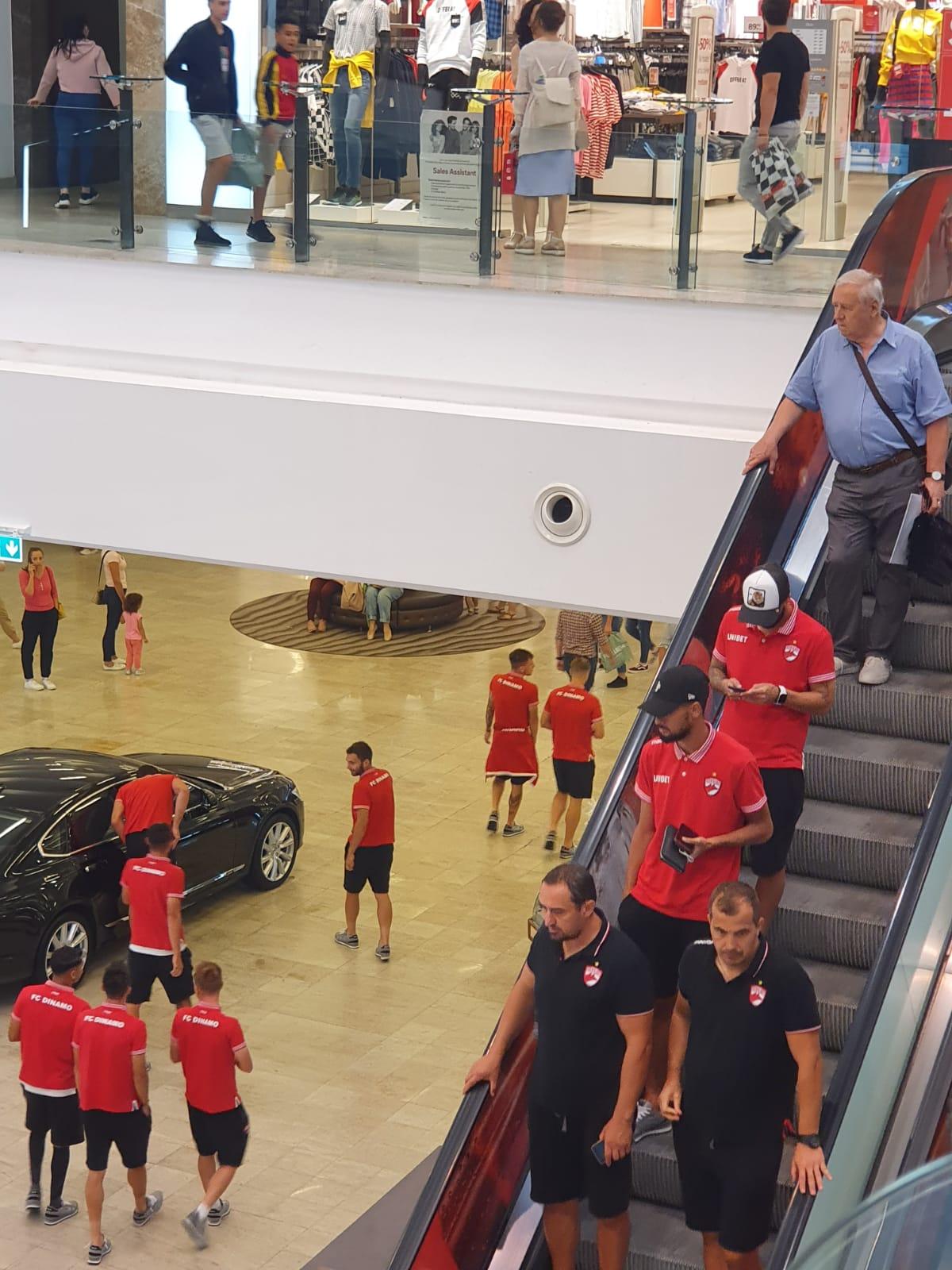 POLI IAȘI - DINAMO // GALERIE FOTO „Câinii” s-au adăpostit de ploaie în mall-ul din Iași
