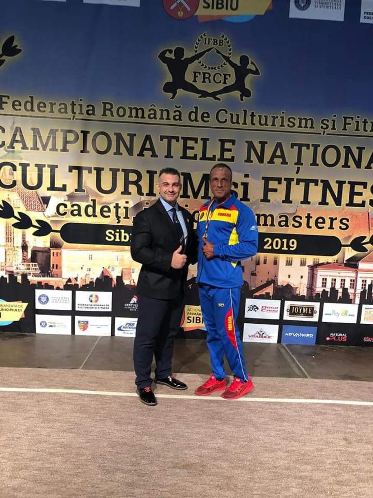 GALERIE FOTO Florentin Corbeanu e „Ronnie Coleman de România” » Polițist oltean, campion național de culturism la 49 de ani!