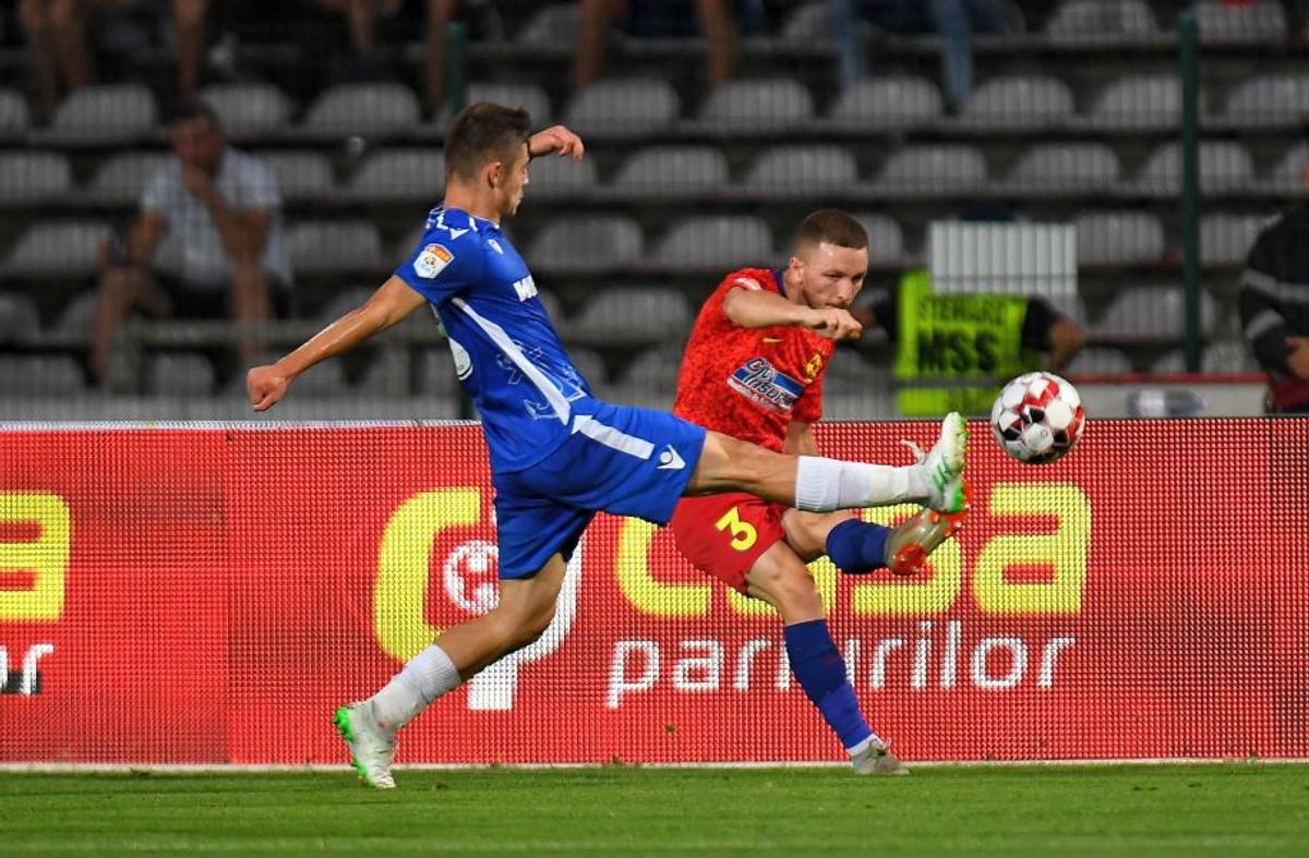 Haos în defensivă la FCSB! Vintilă ar putea miza pe fundașul-gafeur » Cum arată echipa probabilă a roș-albaștrilor