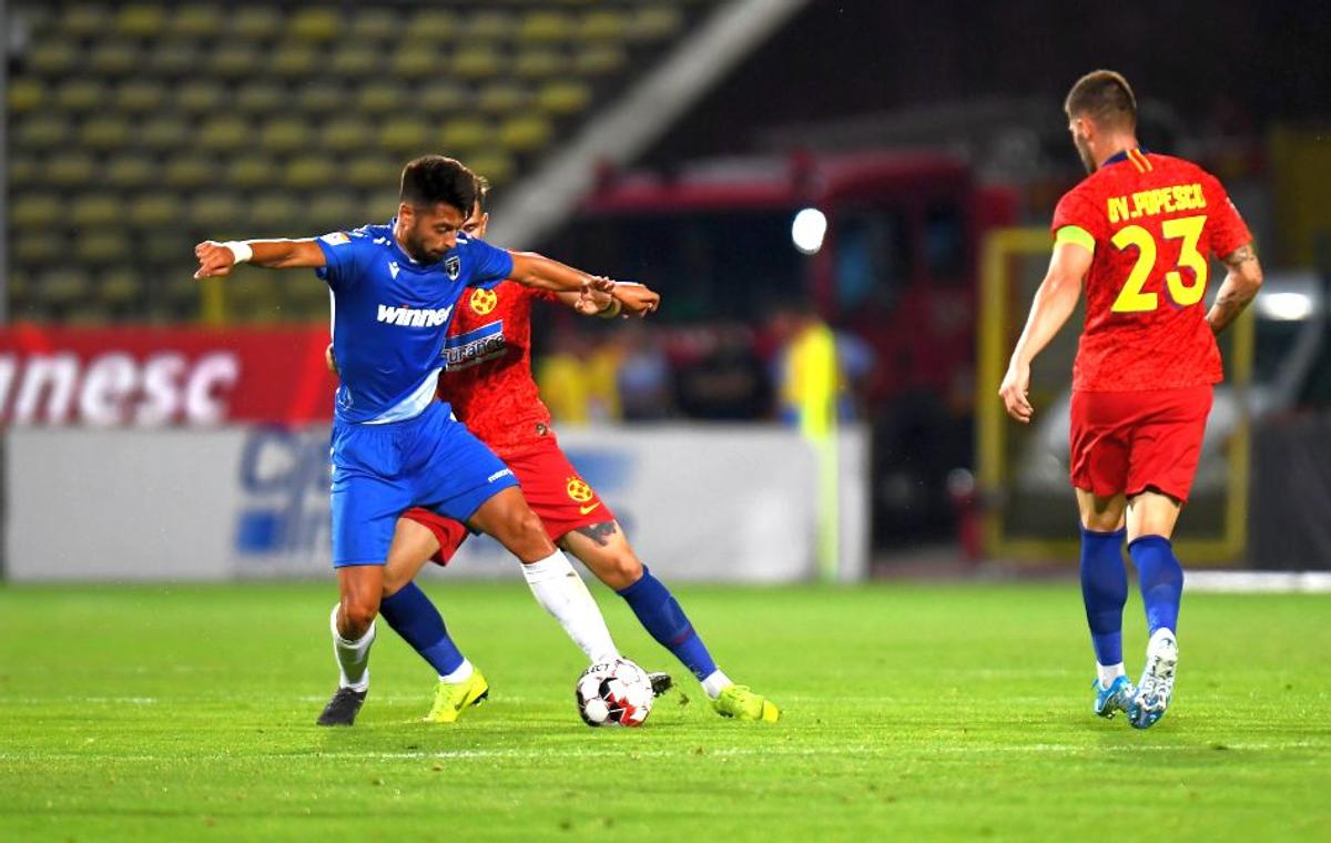 Haos în defensivă la FCSB! Vintilă ar putea miza pe fundașul-gafeur » Cum arată echipa probabilă a roș-albaștrilor