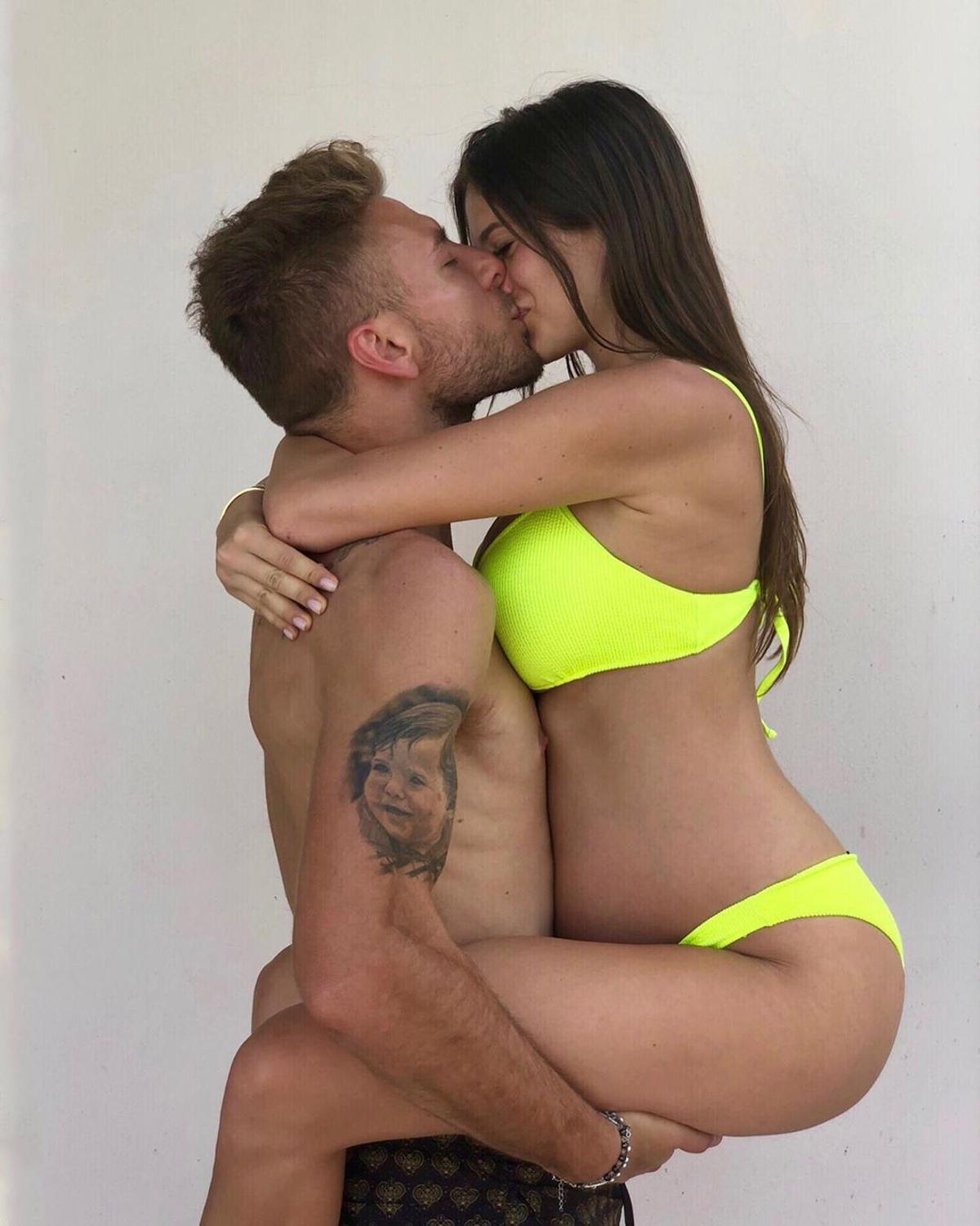 FOTO&VIDEO Haios » Ciro Immobile voia să testeze noul FIFA 2020, dar soția nu prea îi dă pace: imagini HOT