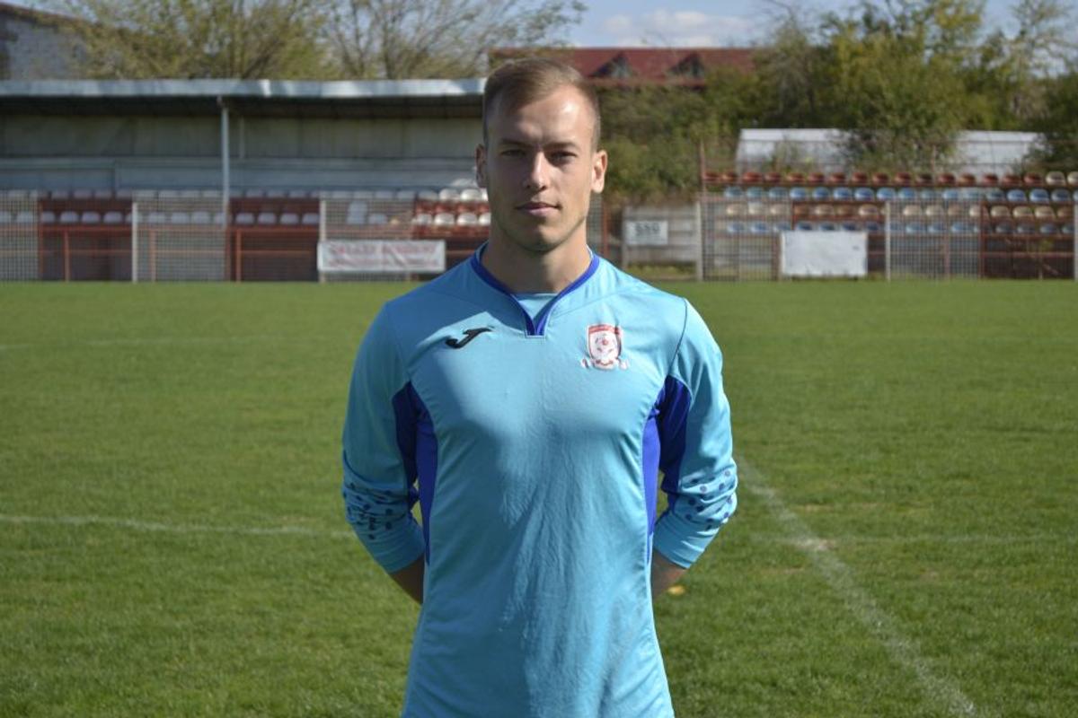 EXCLUSIV // FOTO+VIDEO Alex Dragomir e Ter Stegen de România » Joacă în Liga 3, iar asemănarea este fascinantă