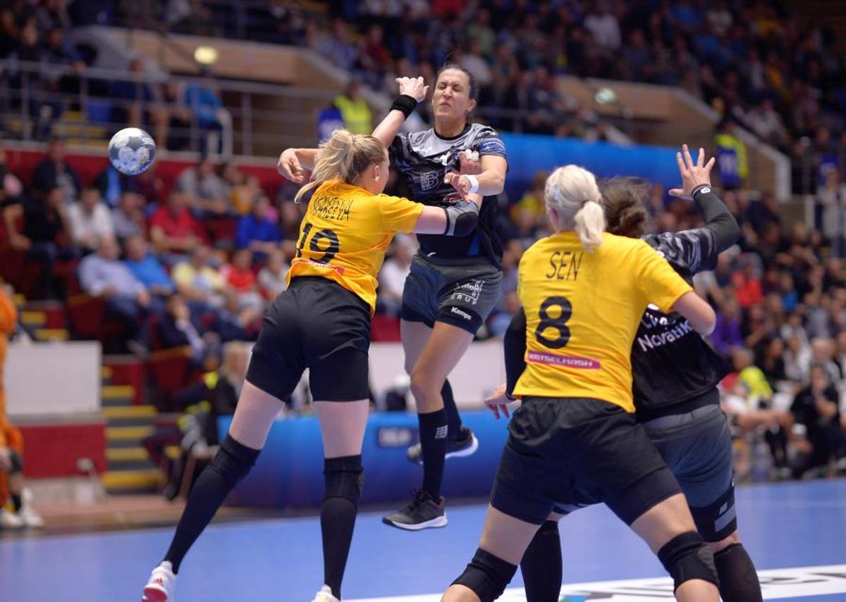 CSM BUCUREȘTI - ROSTOV DON 23-23 // VIDEO+FOTO Egal dramatic! „Tigroaicele” au revenit remarcabil și au fost aproape să câștige pe final
