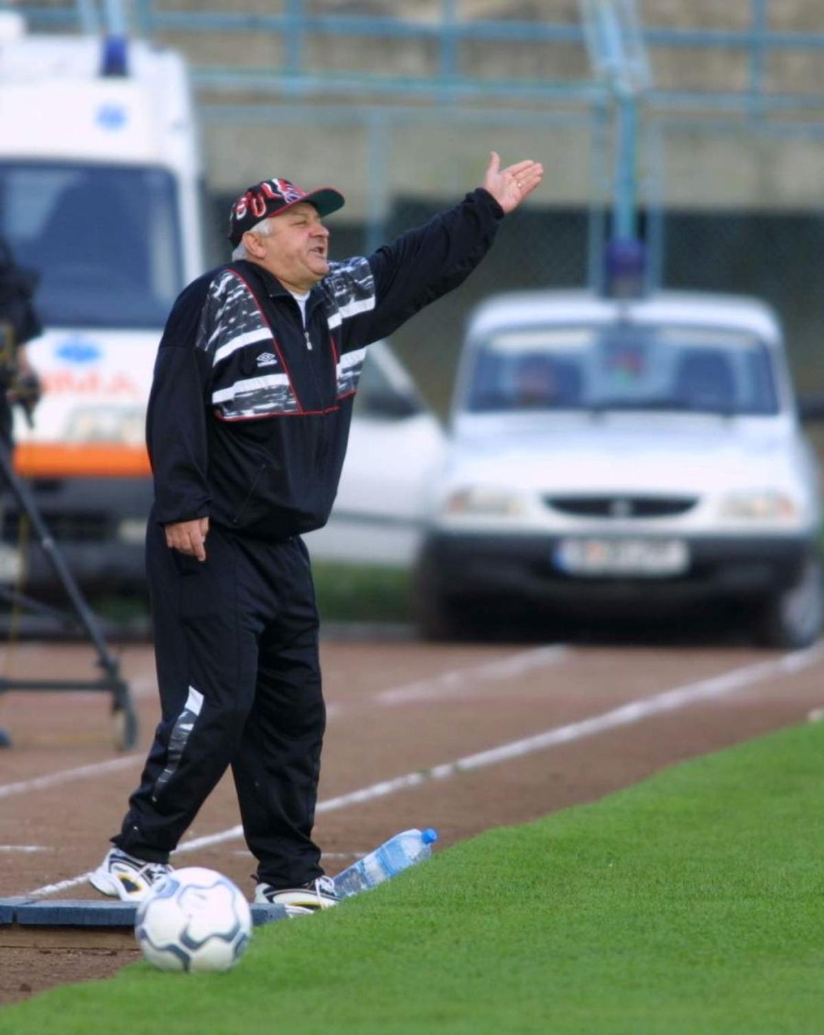 Florin Halagian - imagini din arhiva Gazetei cu personajul legendar al fotbalului românesc