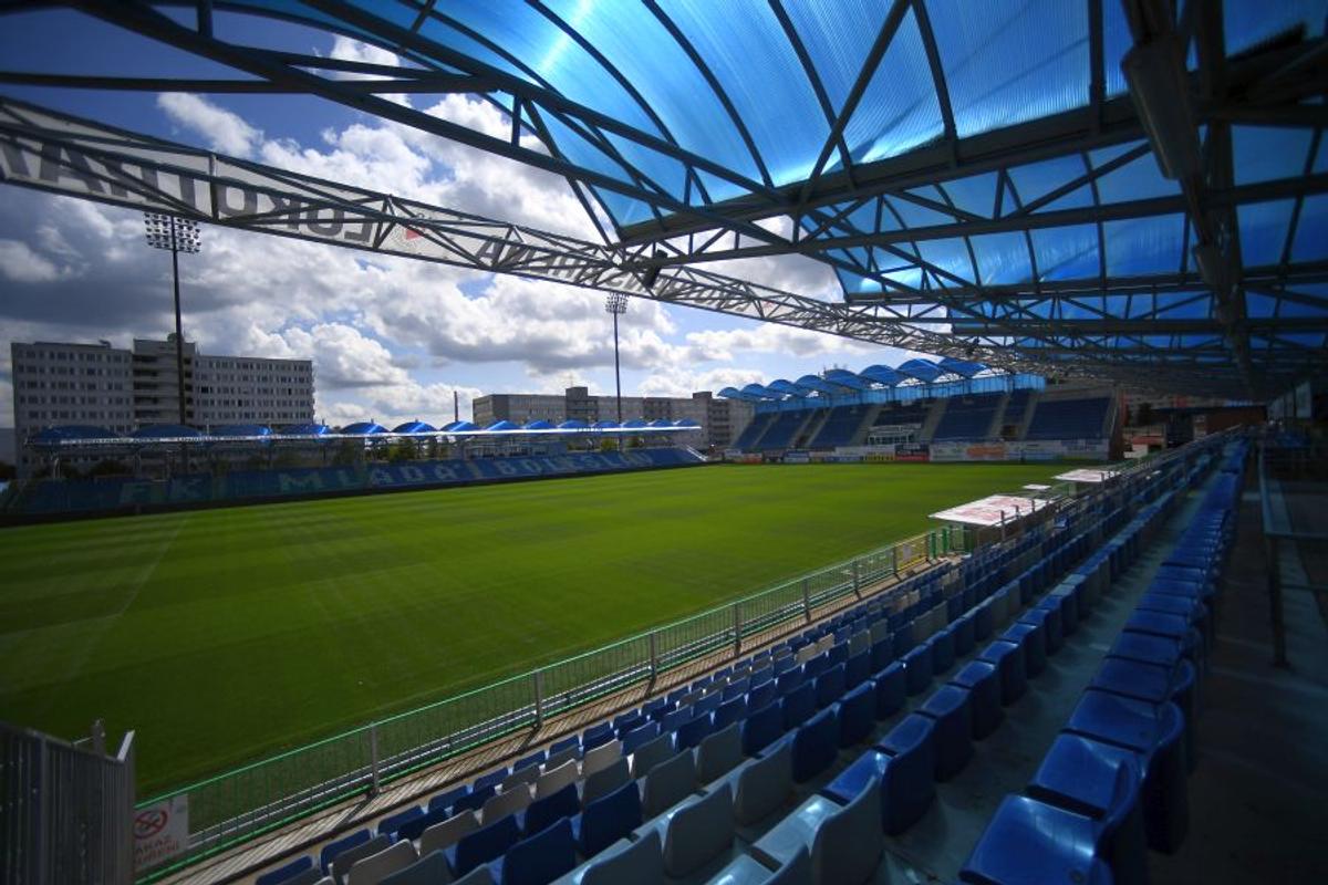 Detaliul remarcat de trimisul GSP în Cehia: cu ce stadion din România seamănă izbitor arena „potcoavă” din Cehia