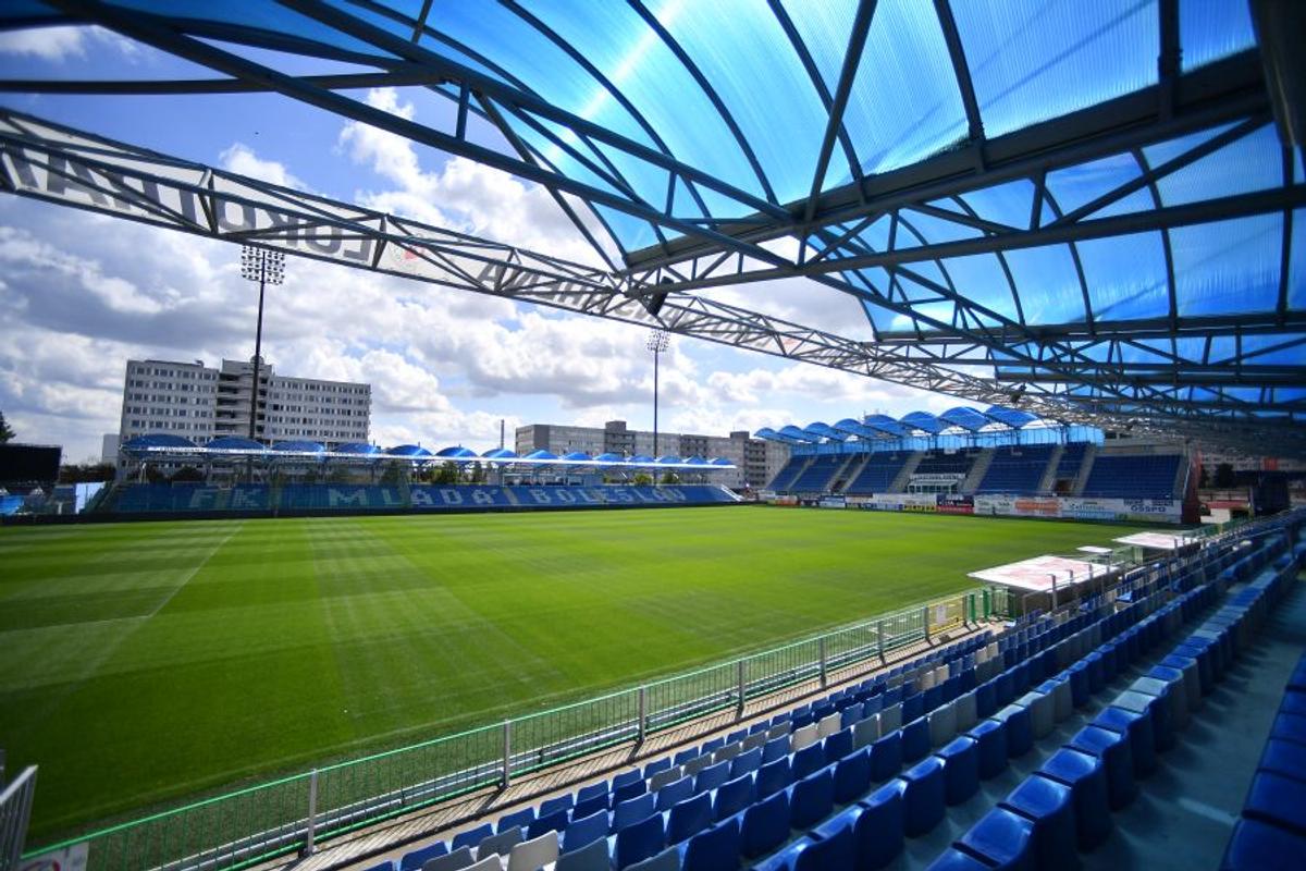 Detaliul remarcat de trimisul GSP în Cehia: cu ce stadion din România seamănă izbitor arena „potcoavă” din Cehia