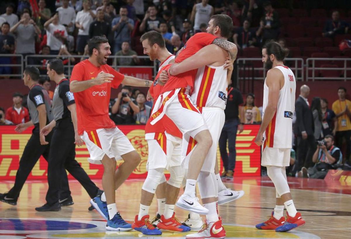 VIDEO + FOTO Spania și Argentina se vor înfrunta în finala Campionatului Mondial de baschet
