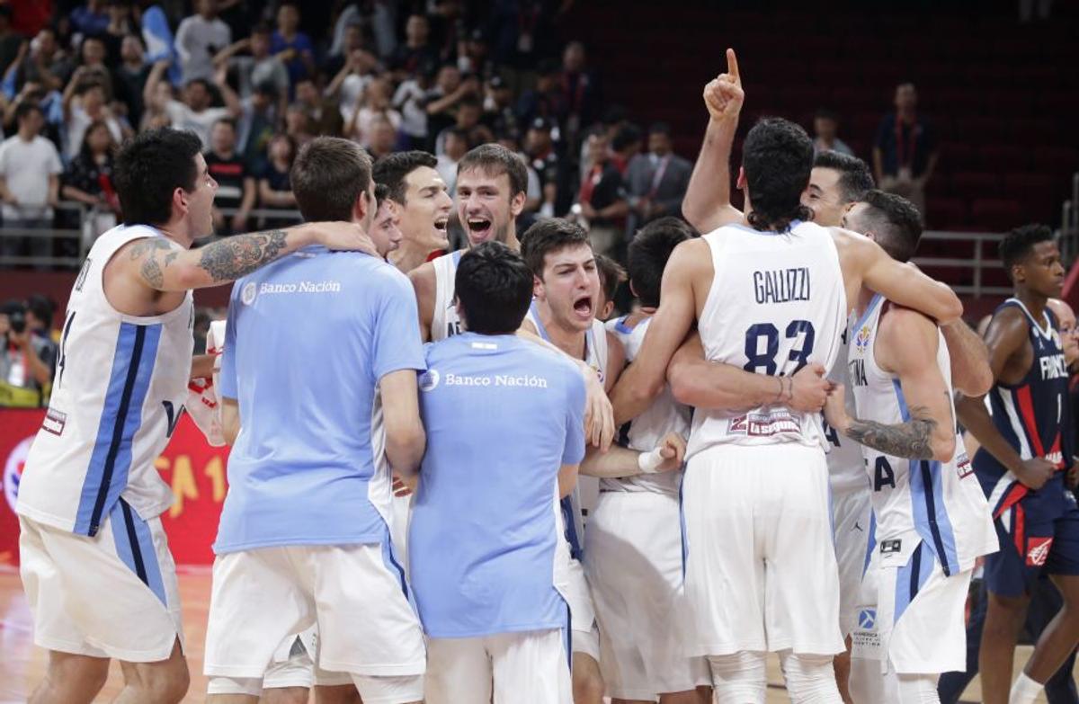 VIDEO + FOTO Spania și Argentina se vor înfrunta în finala Campionatului Mondial de baschet