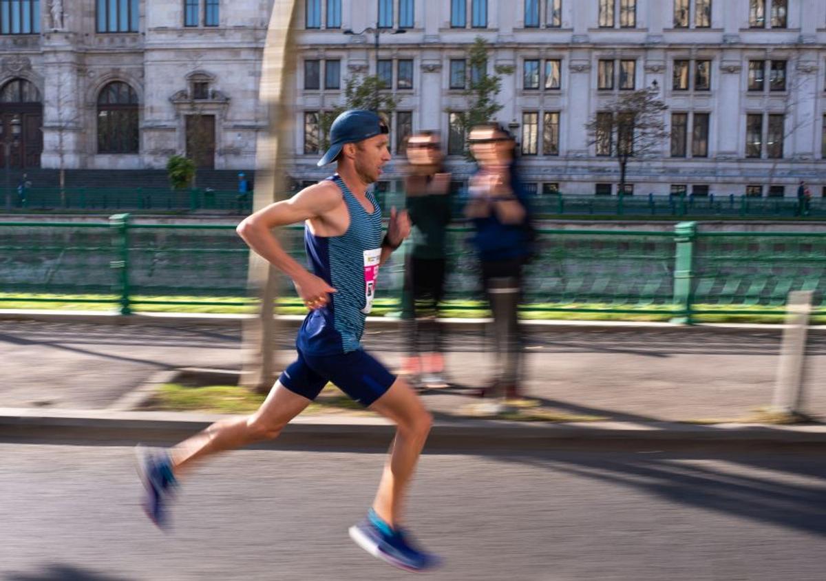 MARATONUL BUCUREȘTI // FOTO Sărbătoare pe străzile Capitalei: iată câștigătorii Maratonului de la București