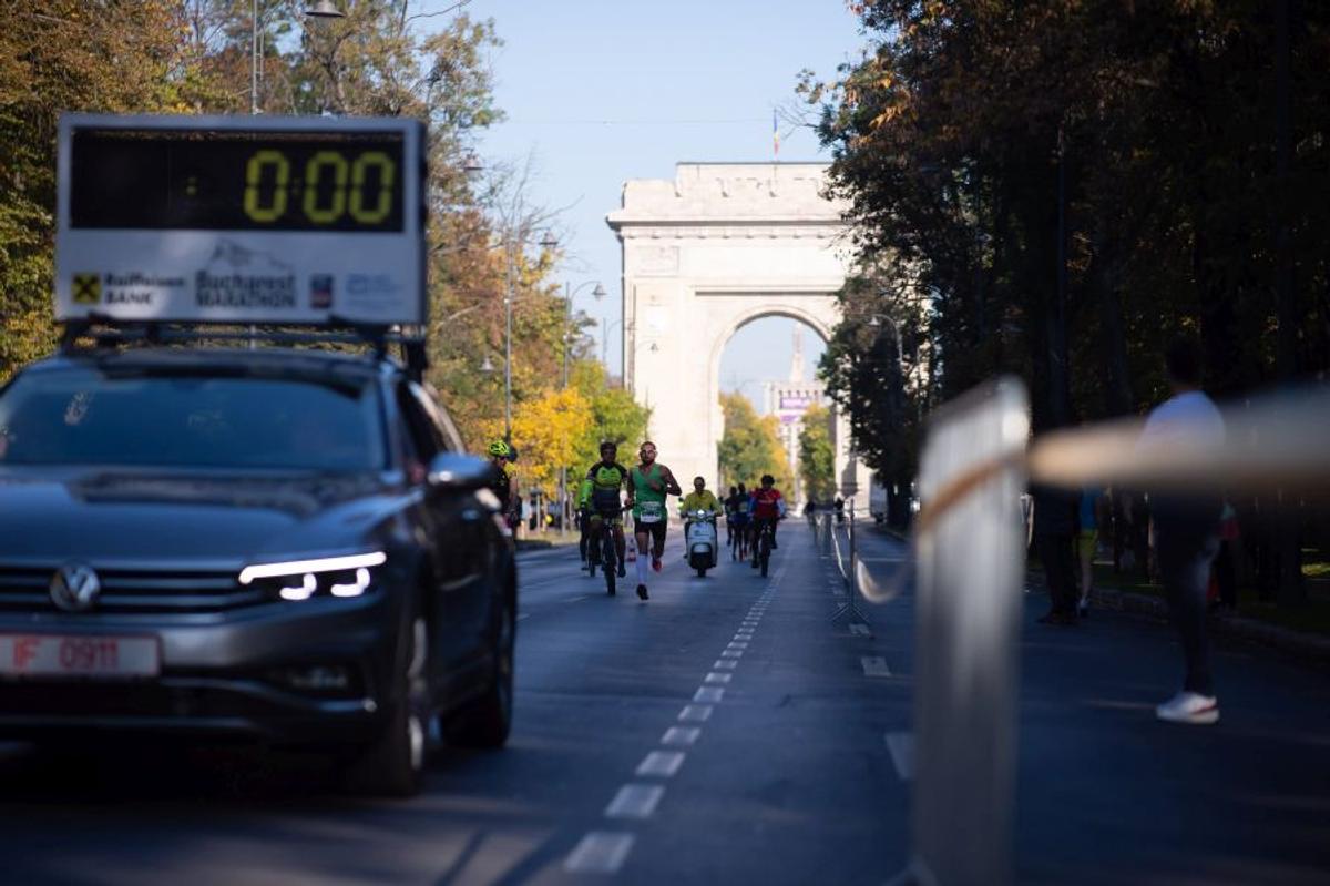 MARATONUL BUCUREȘTI // FOTO Sărbătoare pe străzile Capitalei: iată câștigătorii Maratonului de la București