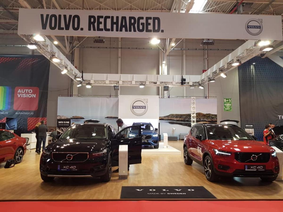 EXCLUSIV / VIDEO McLaren-ul lui Alibec, analizat la Salonul Auto București: „Dacă se duce zi de zi la antrenament cu el, are nevoie de maseuză”