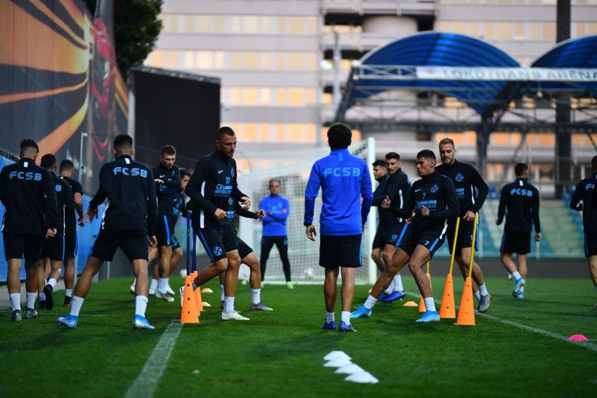 MLADA BOLESLAV - FCSB // VIDEO + FOTO FCSB a făcut antrenamentul oficial înaintea meciului din turul III al Europa League! Mihai Pintilii ar putea debuta în acest sezon