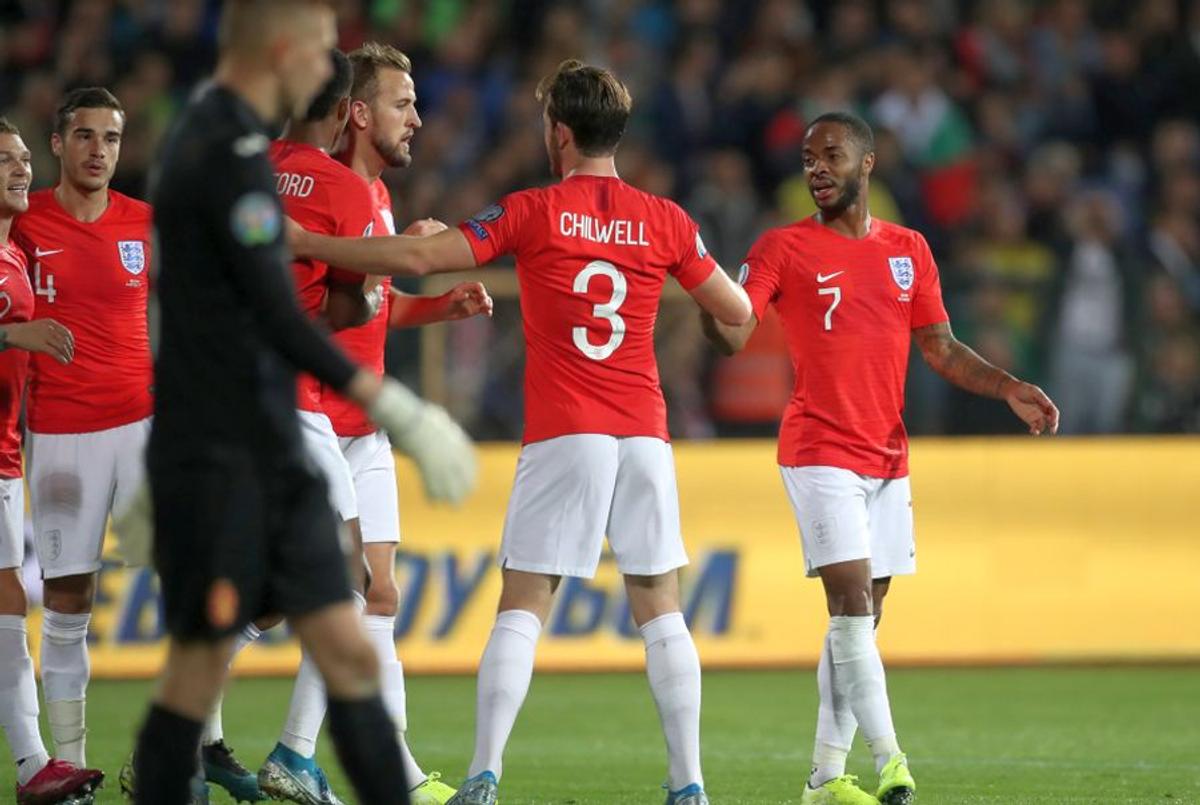 BULGARIA - ANGLIA 0-6 // Meci cu probleme la Sofia: fanii Bulgariei, scandări rasiste și saluturi naziste la meciul cu Anglia! Englezii au dat 6 goluri