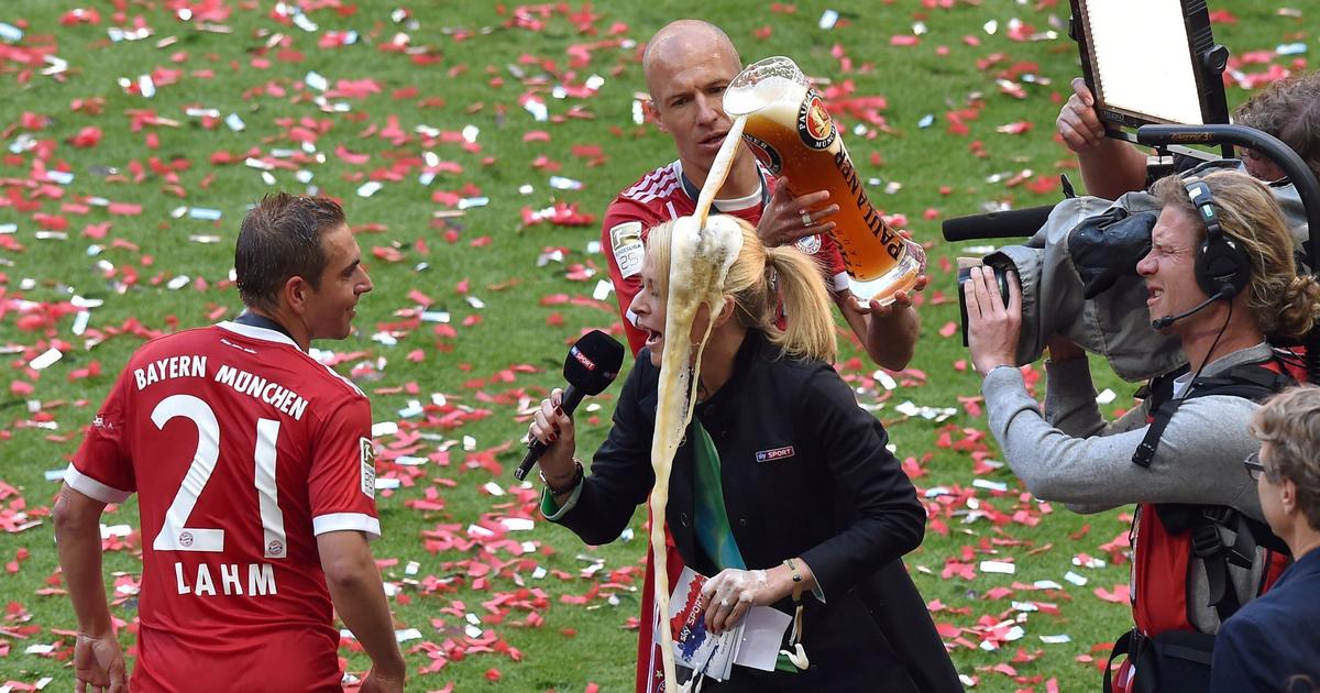FOTO Britta Hofmann în picioarele goale, în direct la TV