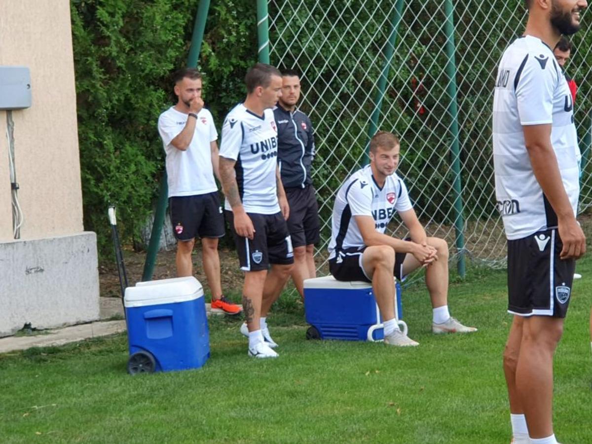 CHINDIA TÂRGOVIȘTE - DINAMO // VIDEO + FOTO Surpriză la Dinamo: 10 jucători la control antidoping » Ce vedetă a venit la antrenament