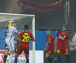 MLADA BOLESLAV - FCSB // FOTO Fază controversată în finalul primei reprize! Cehilor li s-a anulat un gol pentru fault în atac