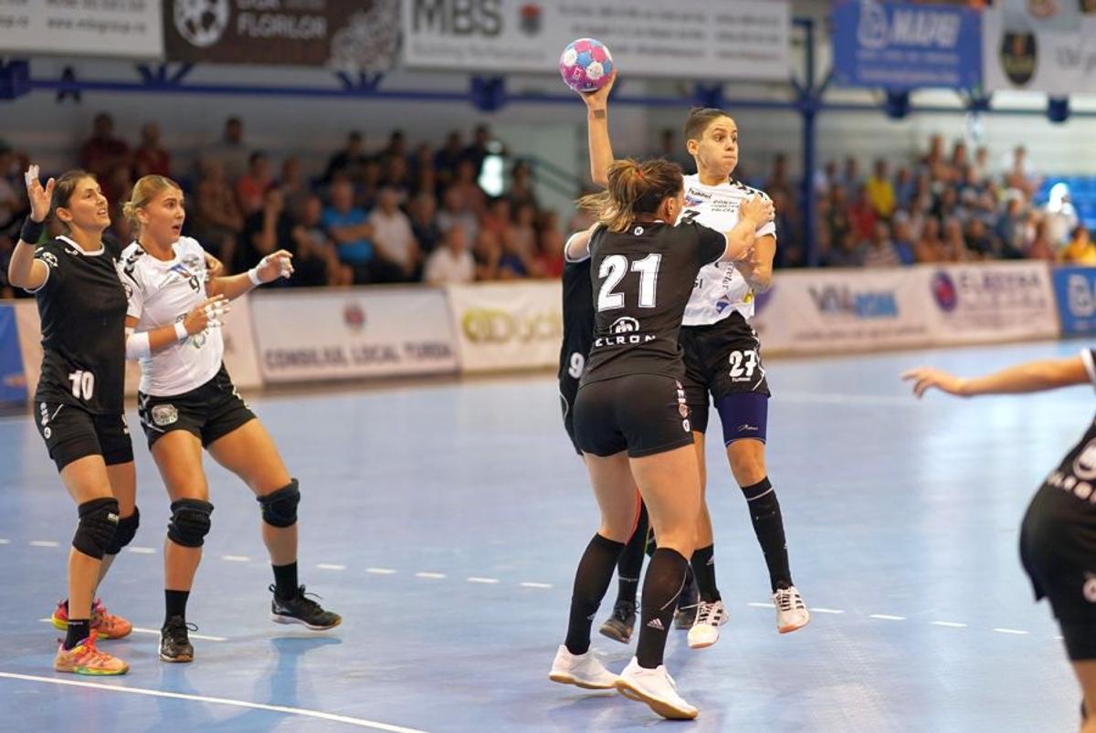 FOTO Vâlcea așteaptă CSM București pe primul loc! SCM, victorie fără emoție la Cluj » Urmează derby-ul Ligii Naționale