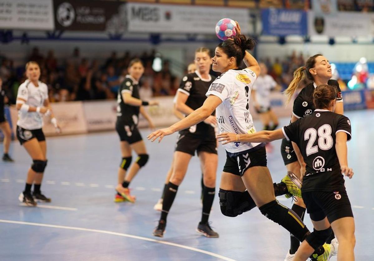 FOTO Vâlcea așteaptă CSM București pe primul loc! SCM, victorie fără emoție la Cluj » Urmează derby-ul Ligii Naționale