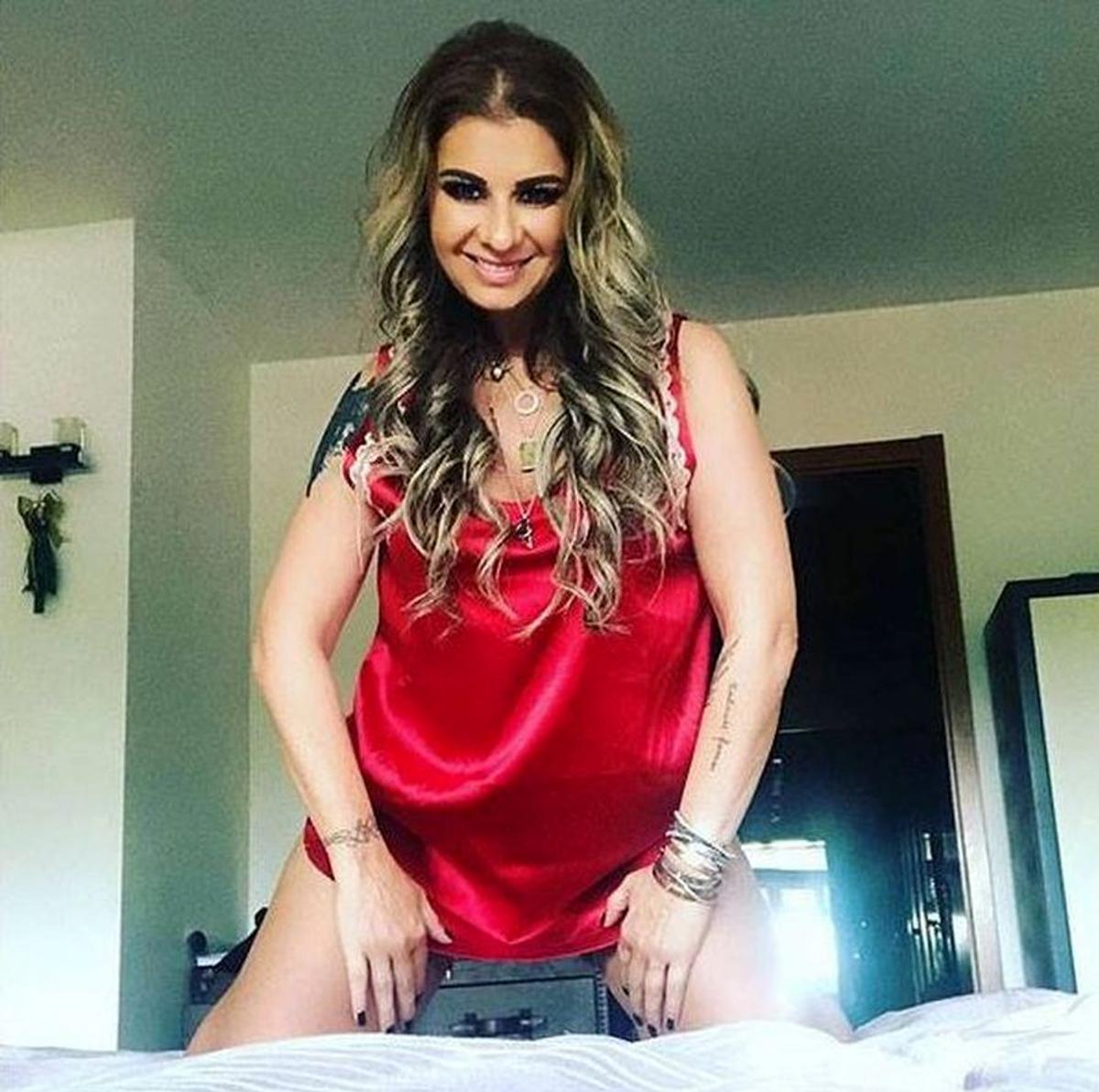 GALERIE FOTO Anamaria Prodan, fără limite pe Instagram: s-a pozat complet goală și a postat poza!