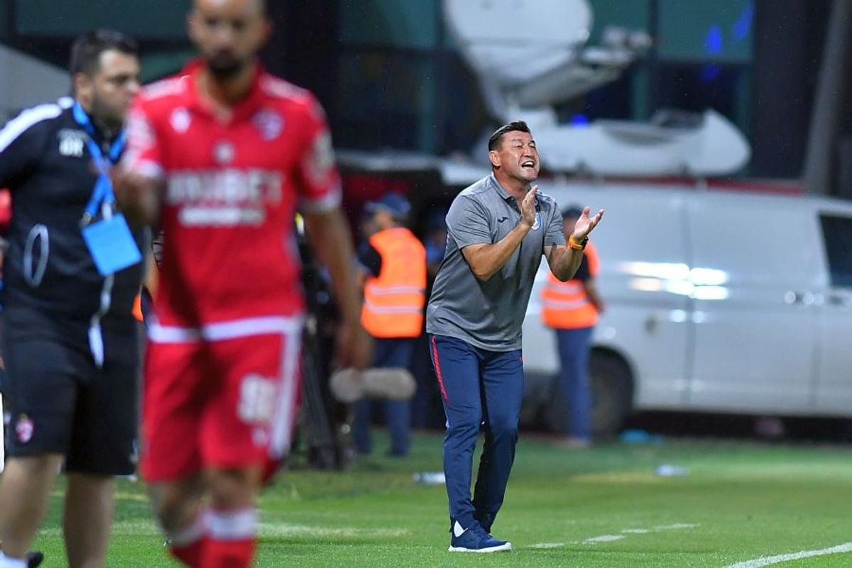 CHINDIA TÂRGOVIȘTE - DINAMO 3-2 // VIDEO+FOTO Uhrin n-a schimbat nimic! Roș-albii pierd contra Chindiei și revin pe ULTIMUL LOC
