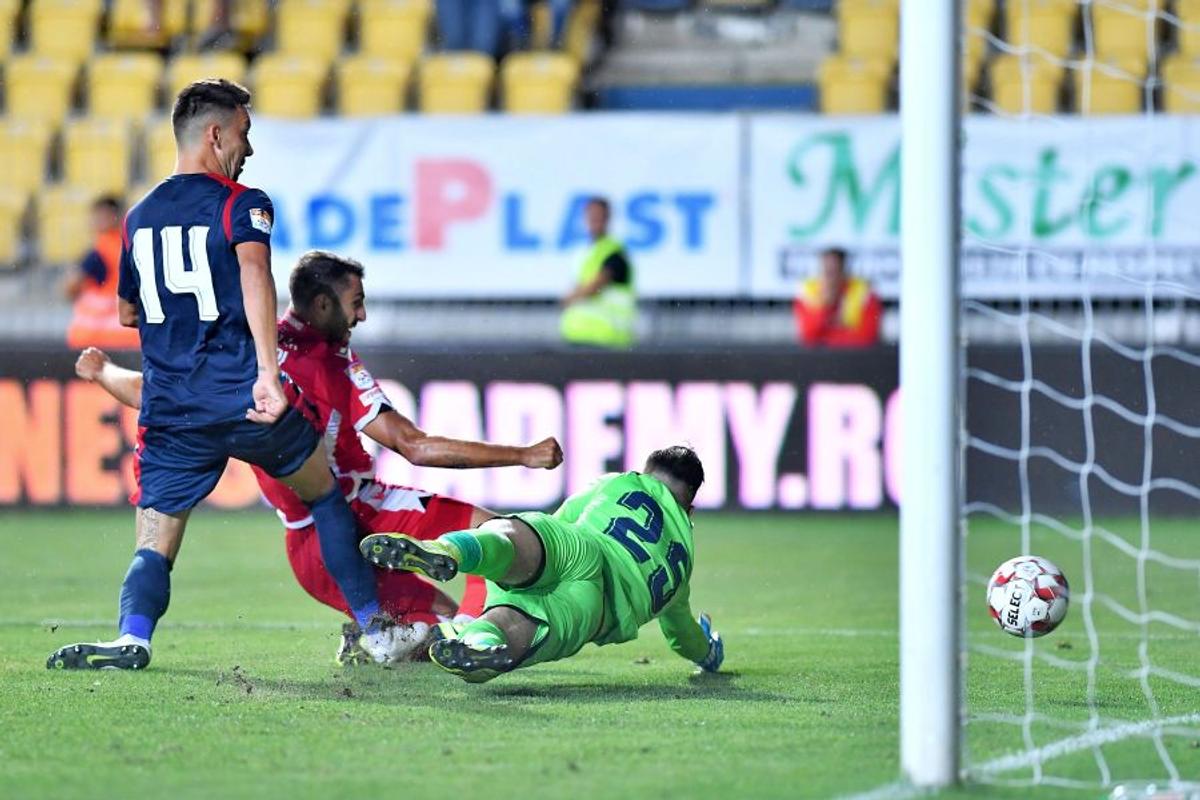 CHINDIA TÂRGOVIȘTE - DINAMO 3-2 // VIDEO+FOTO Uhrin n-a schimbat nimic! Roș-albii pierd contra Chindiei și revin pe ULTIMUL LOC