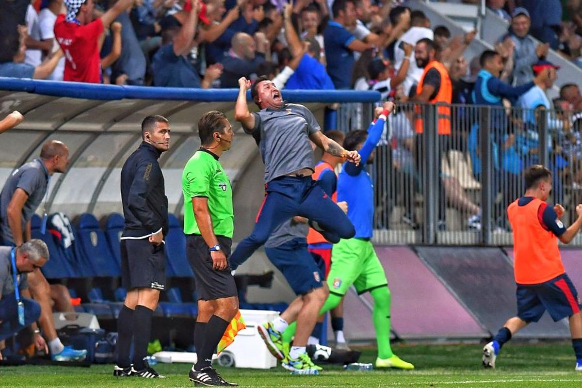 CHINDIA TÂRGOVIȘTE - DINAMO 3-2 // VIDEO+FOTO Uhrin n-a schimbat nimic! Roș-albii pierd contra Chindiei și revin pe ULTIMUL LOC