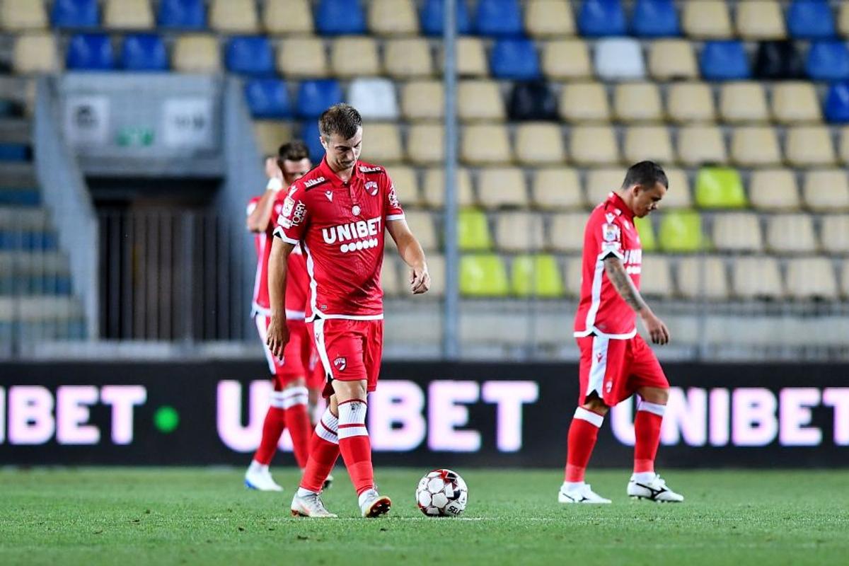 CHINDIA TÂRGOVIȘTE - DINAMO 3-2 // VIDEO+FOTO Uhrin n-a schimbat nimic! Roș-albii pierd contra Chindiei și revin pe ULTIMUL LOC