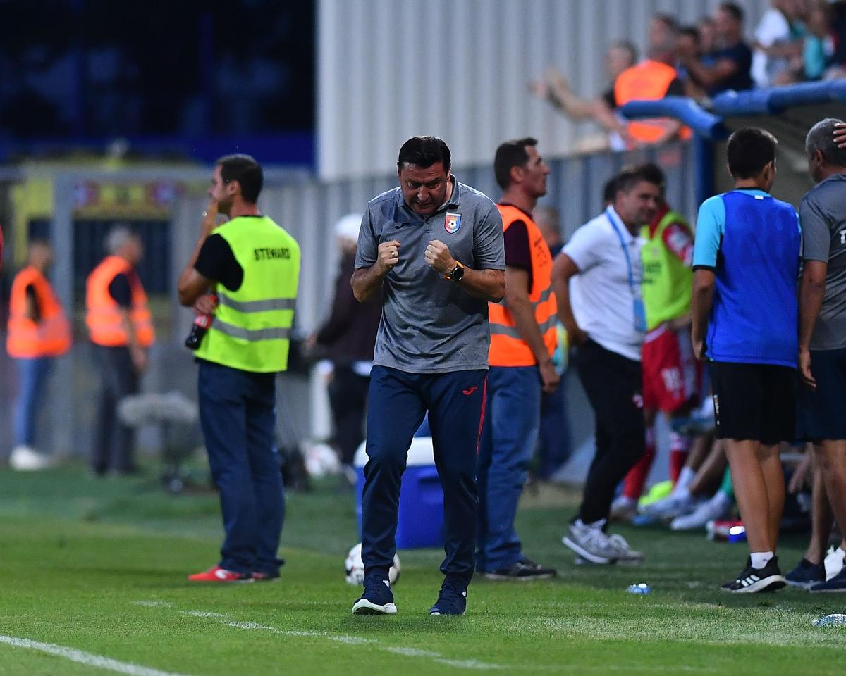 CHINDIA TÂRGOVIȘTE - DINAMO 3-2 // VIDEO+FOTO Uhrin n-a schimbat nimic! Roș-albii pierd contra Chindiei și revin pe ULTIMUL LOC