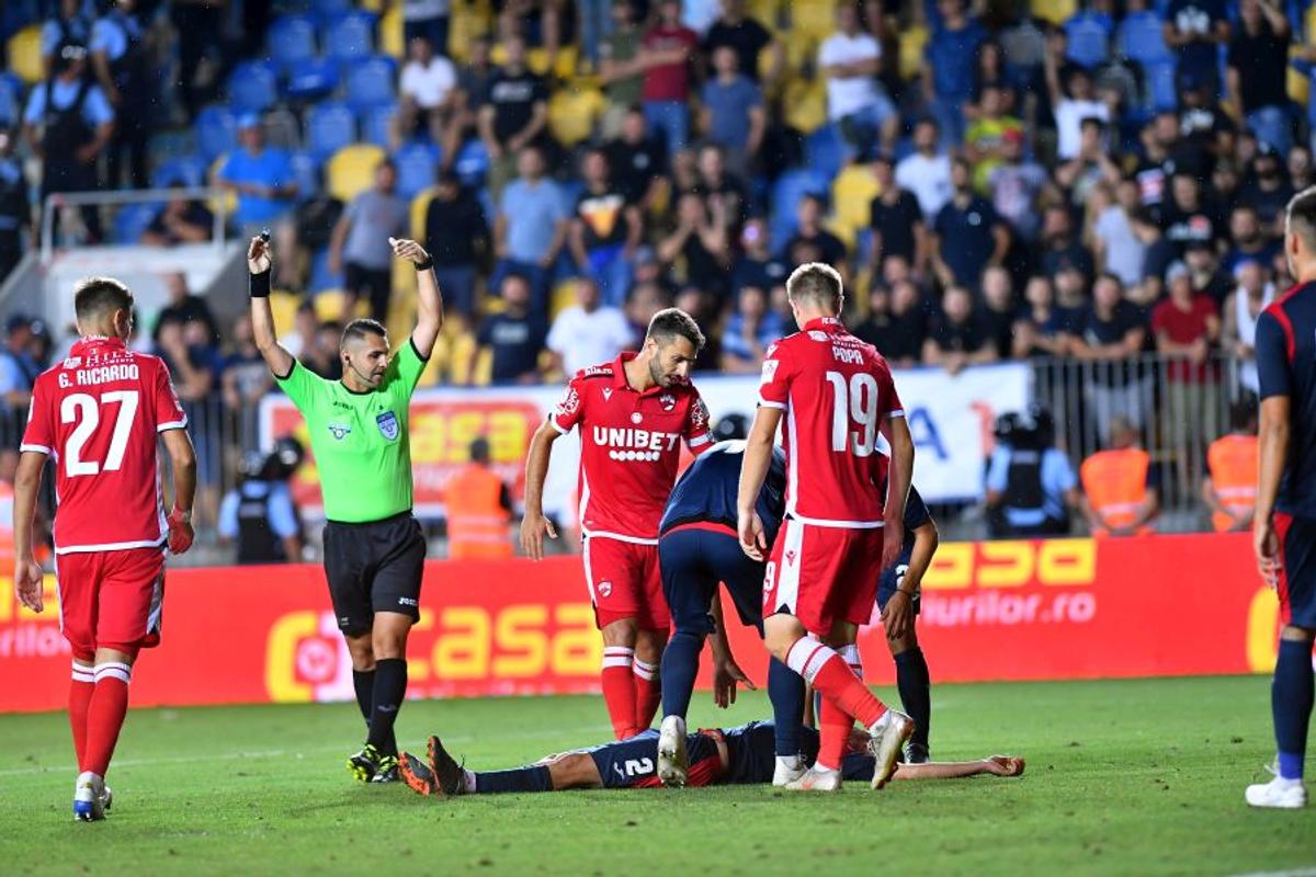 CHINDIA TÂRGOVIȘTE - DINAMO 3-2 // FOTO Panică în prelungirile meciului! Marius Martac a leșinat, iar ambulanța și-a făcut apariția pe teren