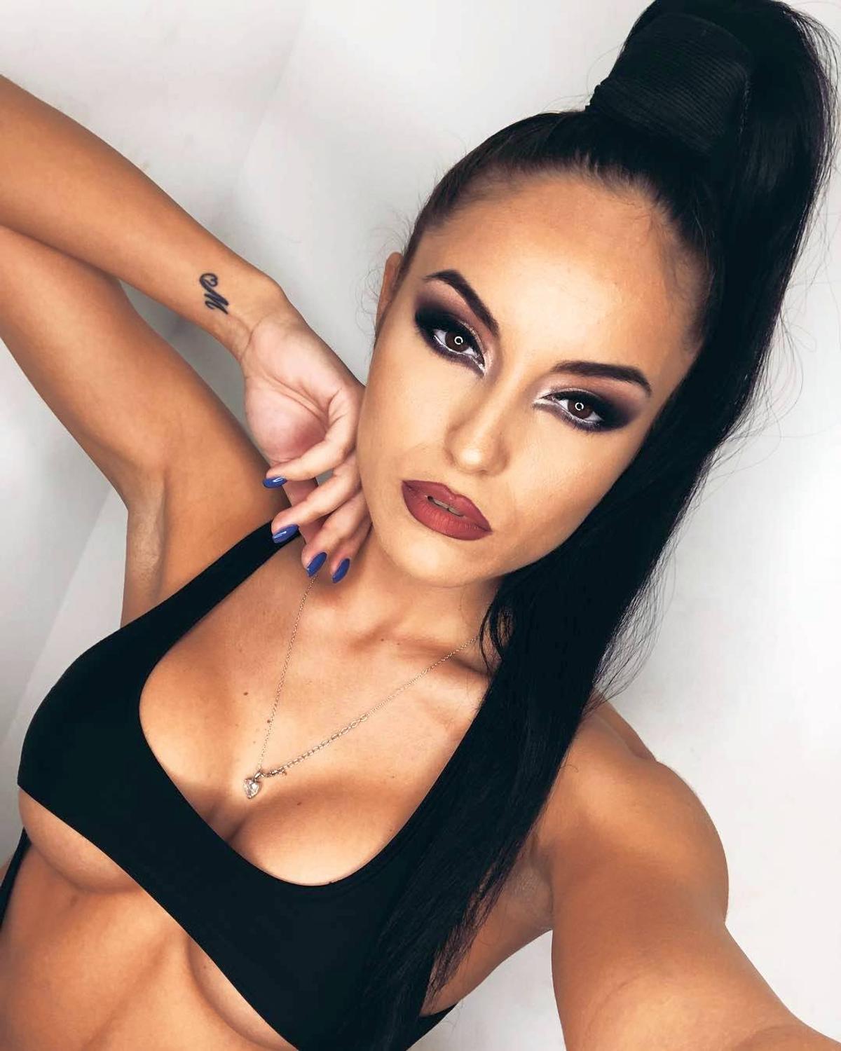GALERIE FOTO A luat mințile bărbaților! Roberta Anghel este una dintre cele mai sexy antrenoare de fitness din București