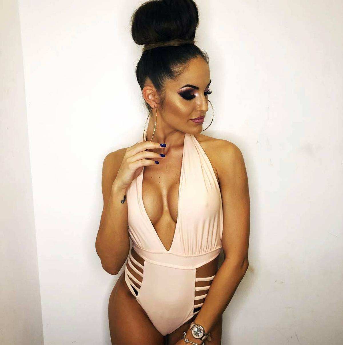 GALERIE FOTO A luat mințile tuturor bărbaților! Roberta Anghel este una dintre cele mai sexy antrenoare de fitness din București
