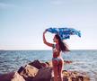 FOTO Sirena Ludovica Robaudo » E pasionată de surfing și se dă cu placa în cele mai exotice locuri de pe glob